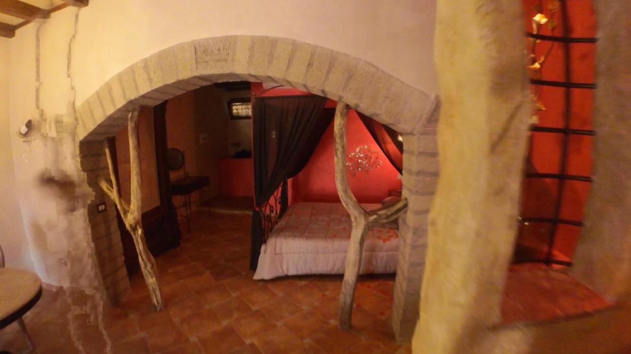 تشيرفيتيري Il Giardino Dei Flintstones B&B المظهر الخارجي الصورة