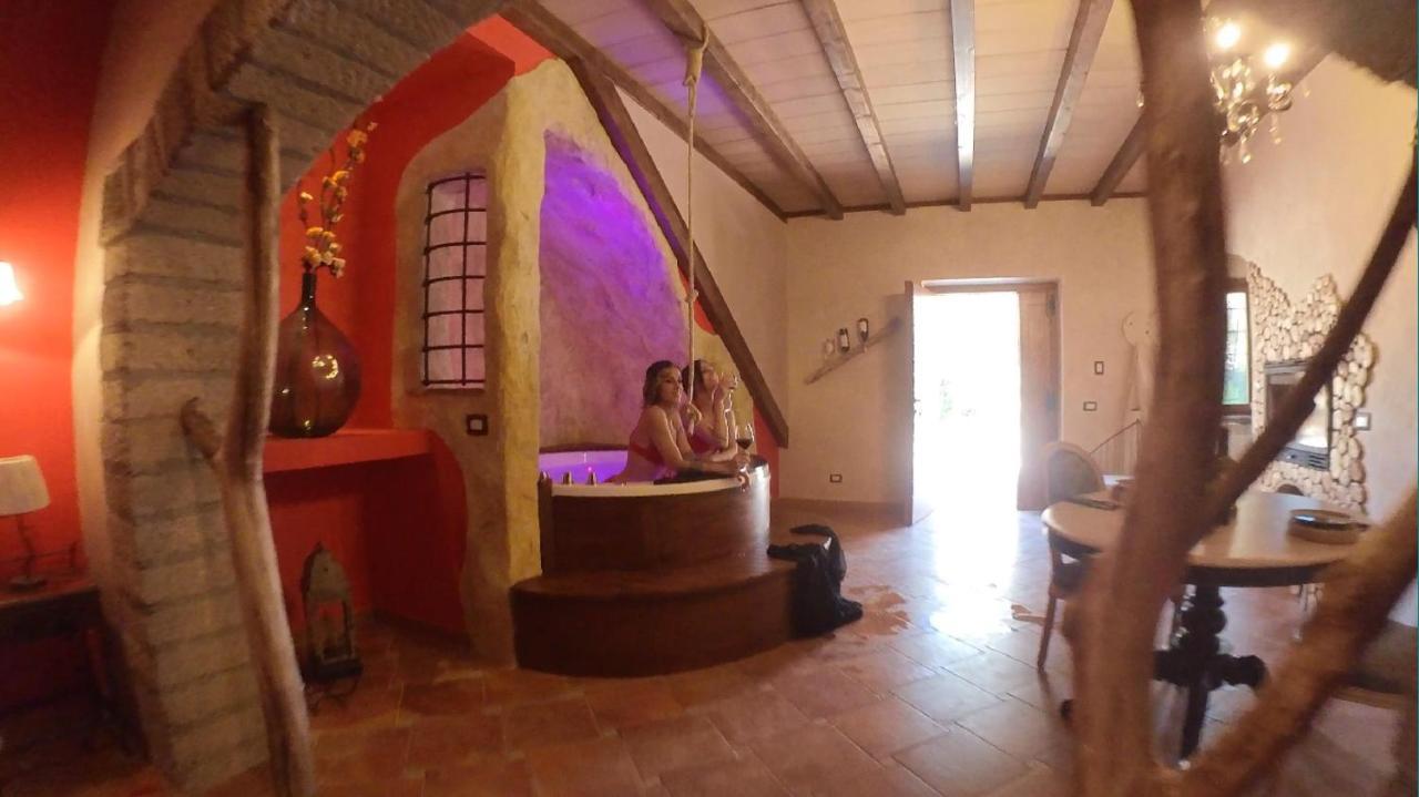 تشيرفيتيري Il Giardino Dei Flintstones B&B المظهر الخارجي الصورة