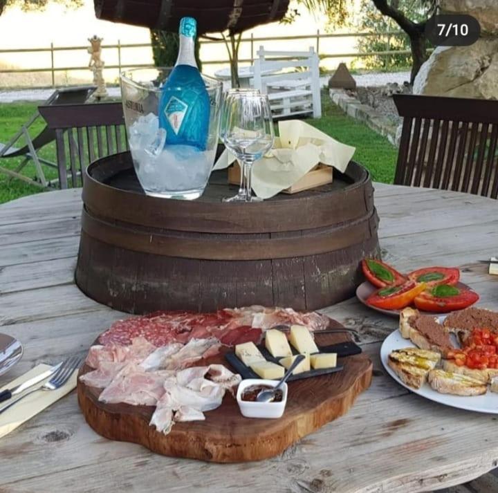 تشيرفيتيري Il Giardino Dei Flintstones B&B المظهر الخارجي الصورة