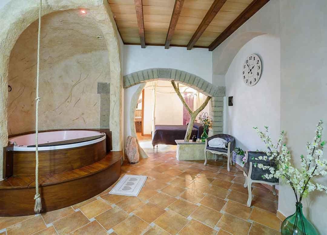 تشيرفيتيري Il Giardino Dei Flintstones B&B المظهر الخارجي الصورة