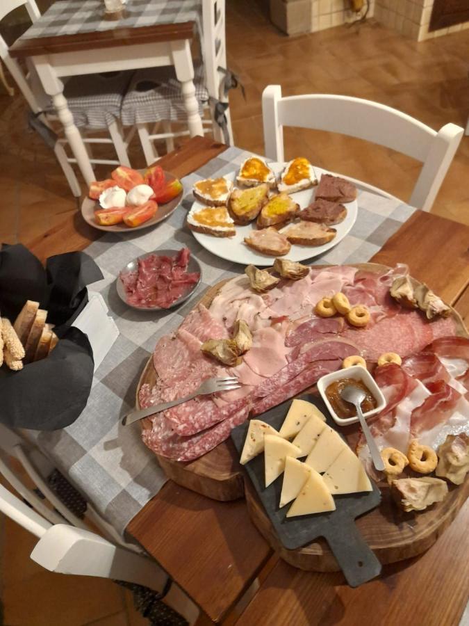 تشيرفيتيري Il Giardino Dei Flintstones B&B المظهر الخارجي الصورة