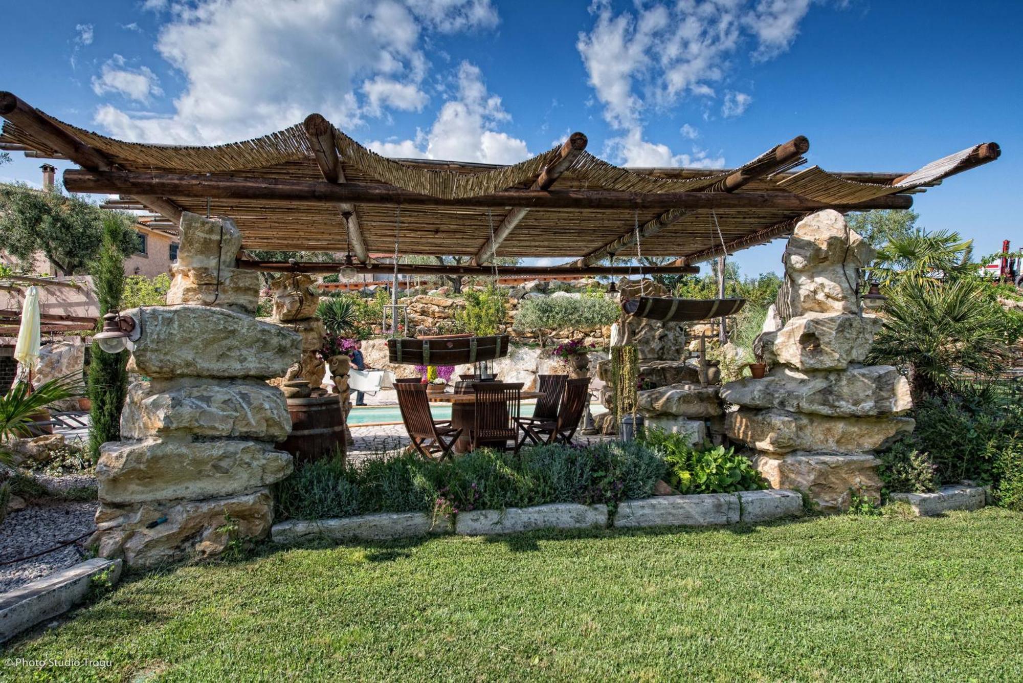 تشيرفيتيري Il Giardino Dei Flintstones B&B المظهر الخارجي الصورة