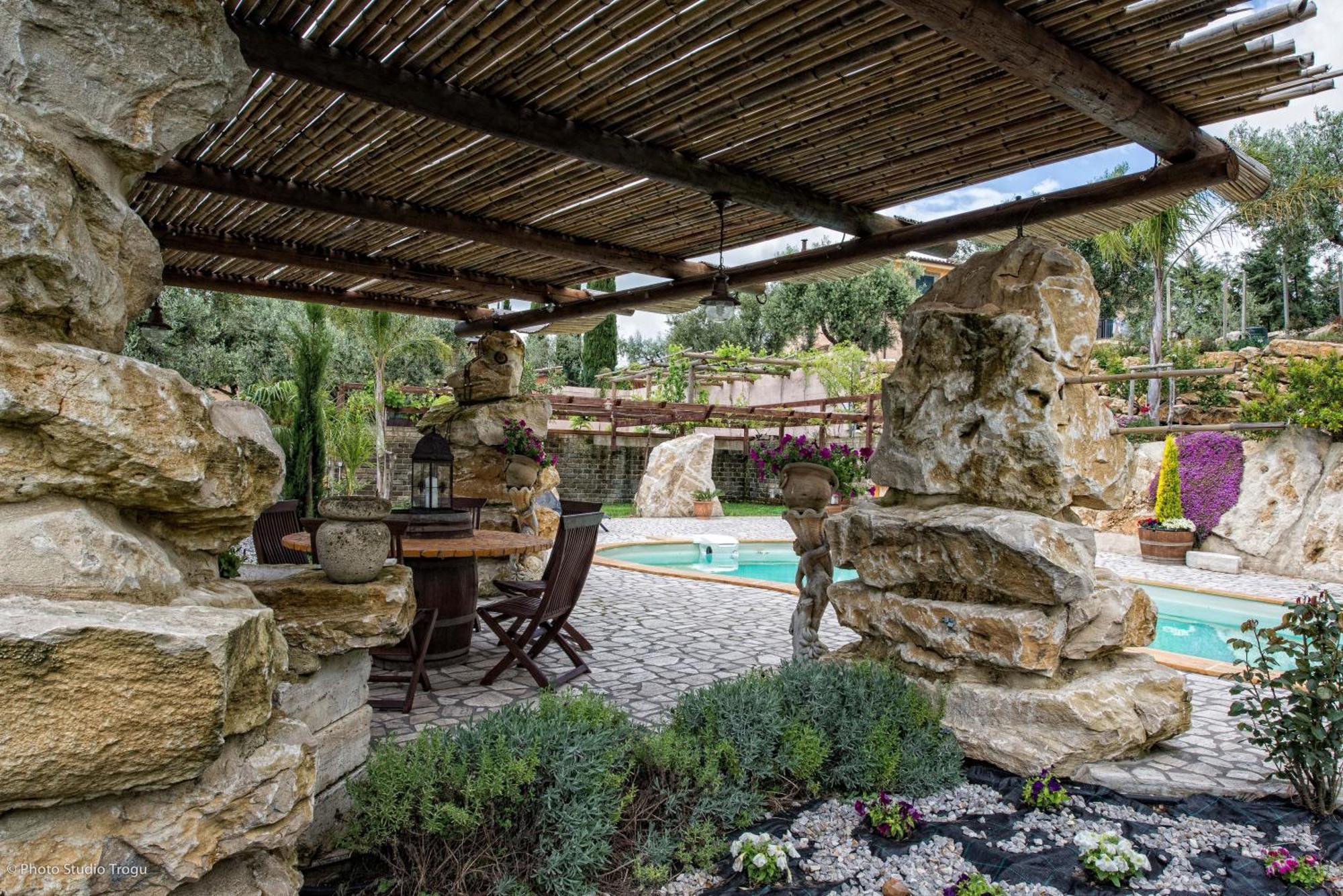 تشيرفيتيري Il Giardino Dei Flintstones B&B المظهر الخارجي الصورة