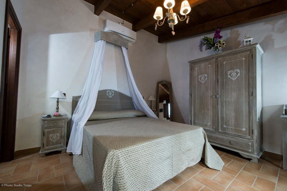 تشيرفيتيري Il Giardino Dei Flintstones B&B الغرفة الصورة