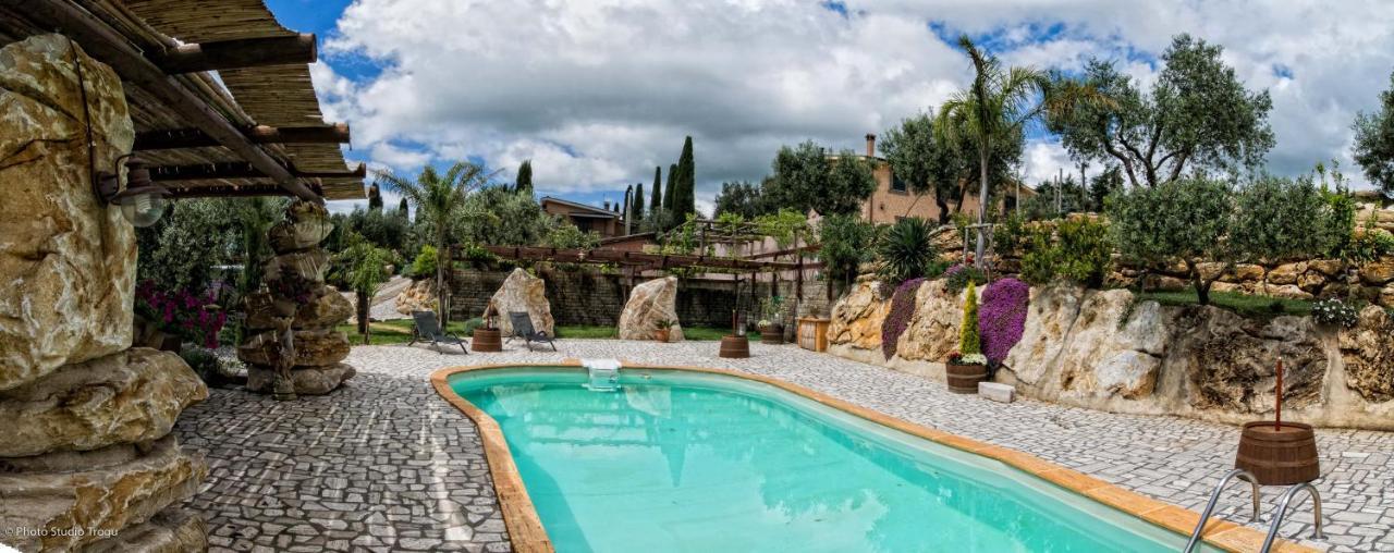 تشيرفيتيري Il Giardino Dei Flintstones B&B المظهر الخارجي الصورة