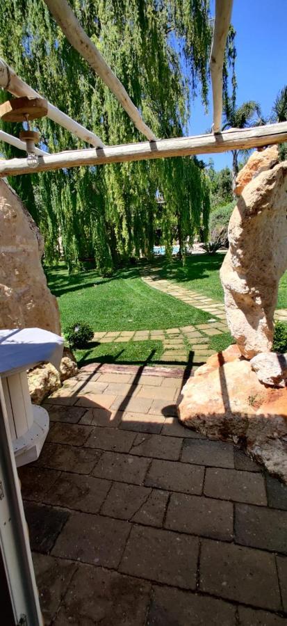 تشيرفيتيري Il Giardino Dei Flintstones B&B المظهر الخارجي الصورة
